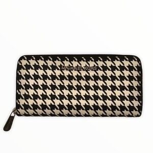 Michael kors black white herringbone wallet zipper